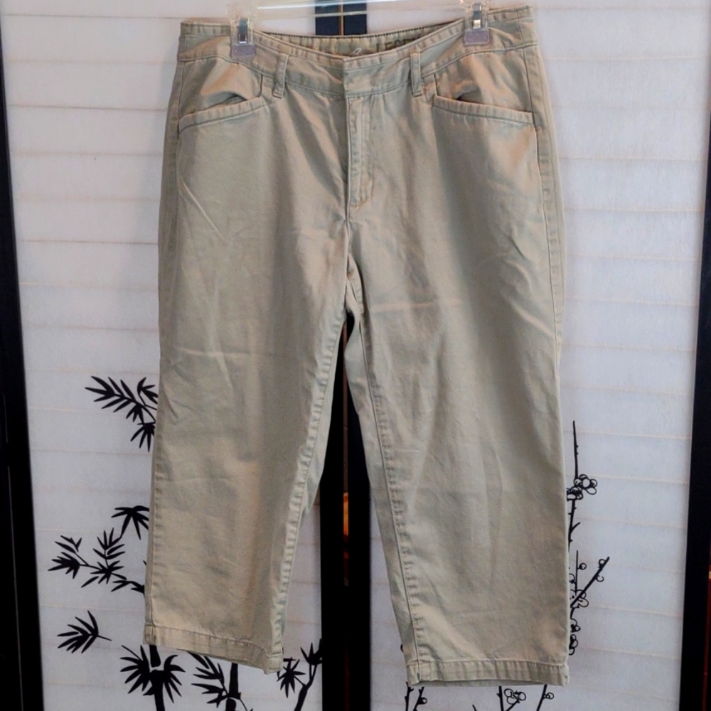 Eddie Bauer Legend Wash Capri Size 10